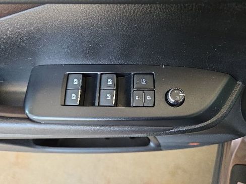 Used 2017 Toyota Highlander Limited AWD/4WD image 56