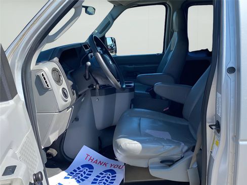 Used 2011 Ford E-350 and Econoline 350 XL RWD image 8