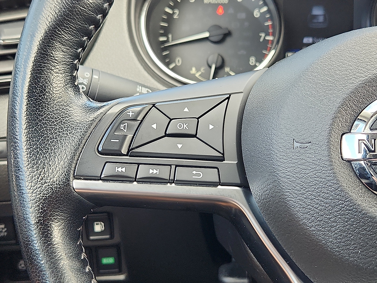 Used 2020 Nissan Rogue SV w/ Premium Package AWD/4WD image 22