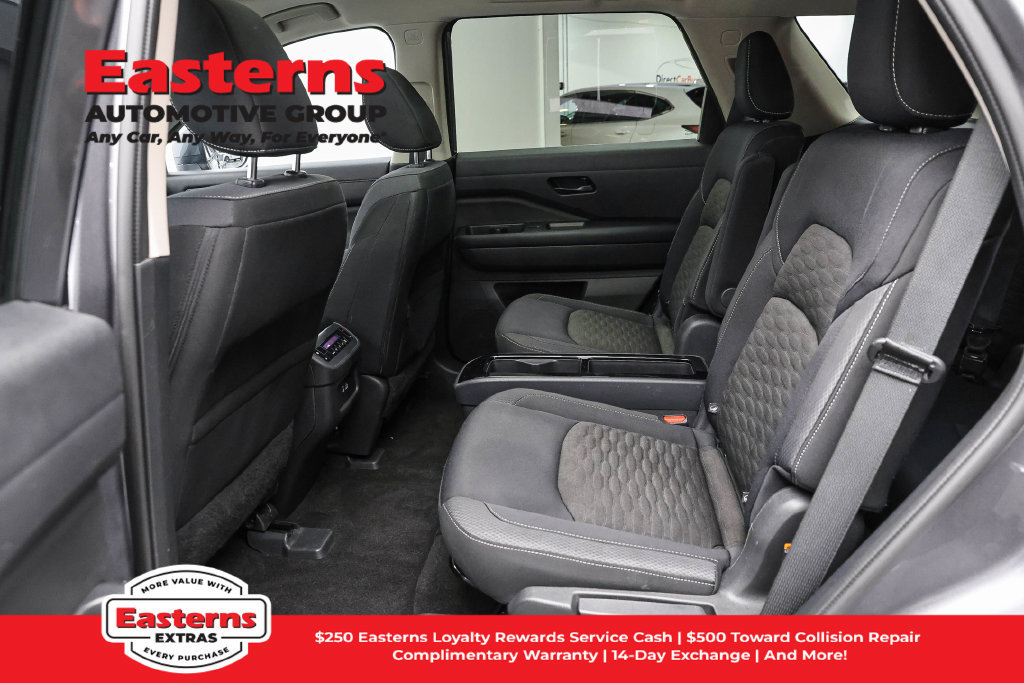 Used 2023 Nissan Pathfinder SV w/ SV Premium Package AWD/4WD image 24