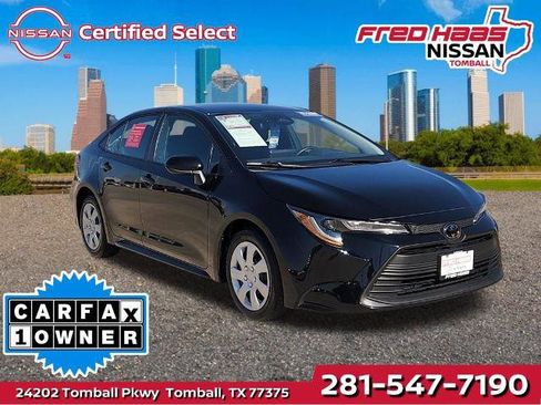 Used 2025 Toyota Corolla LE image 1