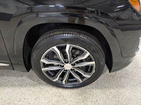Used 2018 GMC Terrain Denali w/ Advanced Safety Package AWD/4WD image 11