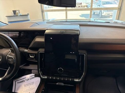 Used 2026 GMC Yukon Denali w/ Sun & Power Step Package AWD/4WD image 31
