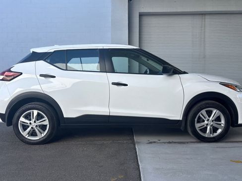 Used 2025 Nissan Kicks Play S FWD image 9
