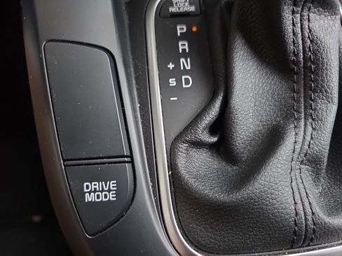 Certified 2025 Kia Soul LX w/ LX Technology Package image 16