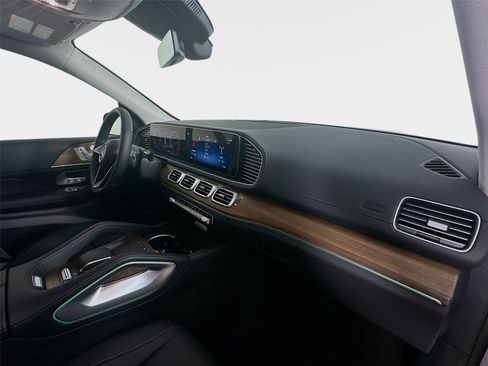 Certified 2026 Mercedes-Benz GLS 450 GLS 450 image 40