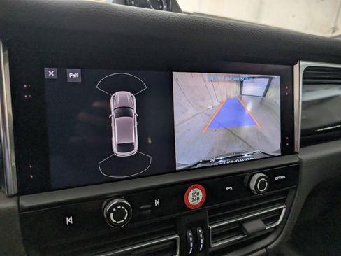 Used 2025 Porsche Macan image 37