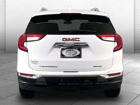 Used 2024 GMC Terrain SLT AWD/4WD image 3