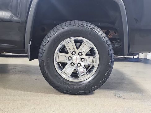Used 2017 GMC Sierra 1500 SLE w/ SLE Value Package AWD/4WD image 37