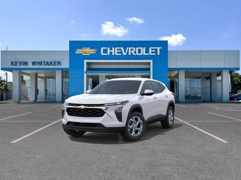 New 2026 Chevrolet Trax LS w/ LS Convenience Package FWD image 8