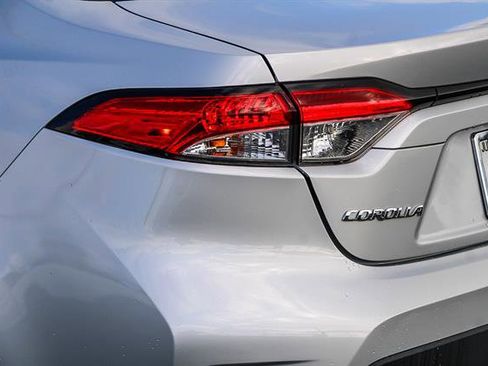 Used 2020 Toyota Corolla LE w/ LE Premium Package image 11