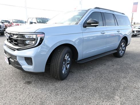 New 2027 Ford Expedition Max Active RWD image 9