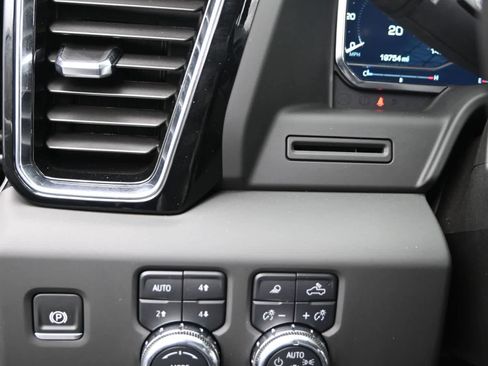 Used 2025 GMC Sierra 2500 Denali image 19