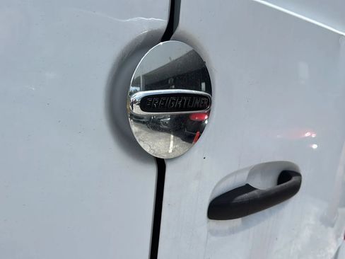 Used 2021 Freightliner Sprinter 2500 RWD image 11
