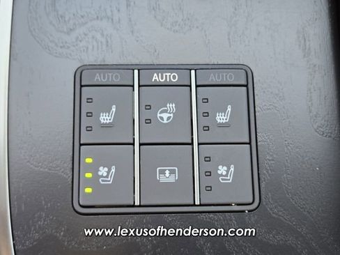 Certified 2023 Lexus LS 500 w/ Accessory Package (Z1) RWD image 30