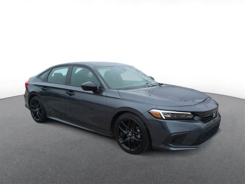 Used 2023 Honda Civic Sport image 2