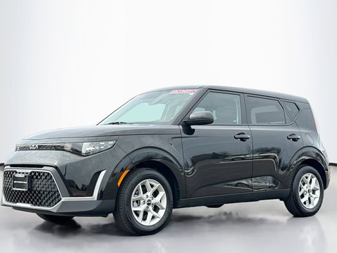 Used 2025 Kia Soul LX w/ LX Technology Package image 13