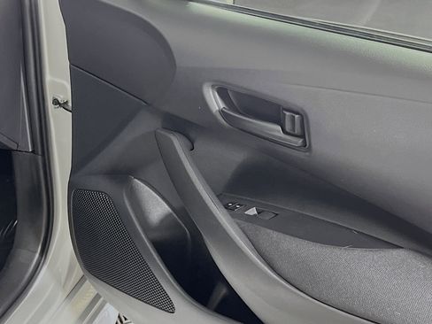 Used 2025 Toyota Corolla LE FWD image 32