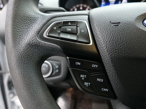 Used 2017 Ford Escape SE image 15