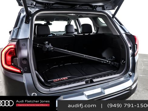 Used 2021 GMC Terrain SLT w/ Elevation Edition image 21