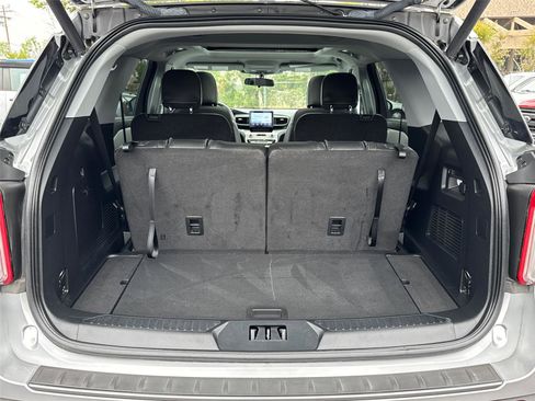 Certified 2023 Ford Explorer XLT w/ Equipment Group 202A RWD image 13