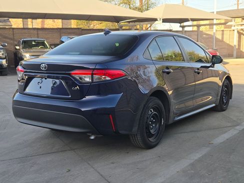 Used 2025 Toyota Corolla LE image 3