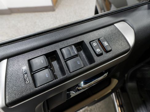 Used 2024 Toyota 4Runner Limited image 14