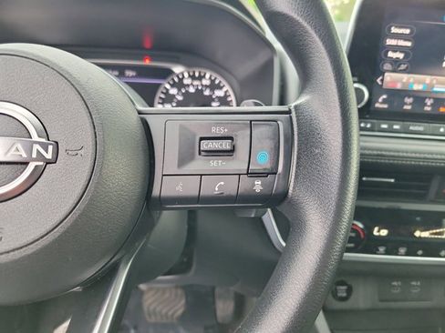 Used 2024 Nissan Rogue SV FWD image 23