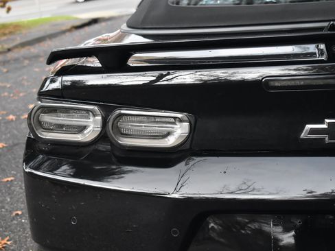 Used 2020 Chevrolet Camaro SS image 23