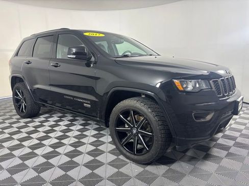 Used 2017 Jeep Grand Cherokee Limited 75th Anniversary AWD/4WD image 33
