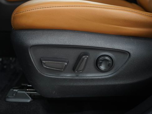 Used 2022 Toyota Highlander Platinum AWD/4WD image 29