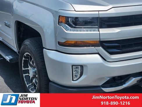 Used 2018 Chevrolet Silverado 1500 LT w/ Texas Edition AWD/4WD image 10