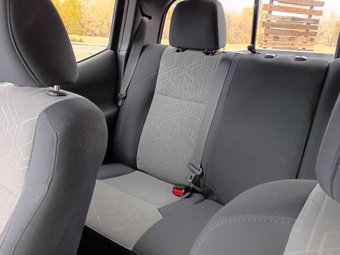 Used 2021 Toyota Tacoma TRD Off-Road image 18