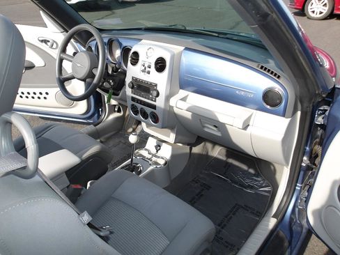 Used 2007 Chrysler PT Cruiser Convertible w/ Spring Special Group FWD image 18