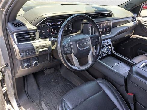 Used 2021 GMC Yukon Denali w/ Denali Premium Package AWD/4WD image 9