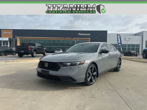 Used 2025 Honda Accord Sport image 1