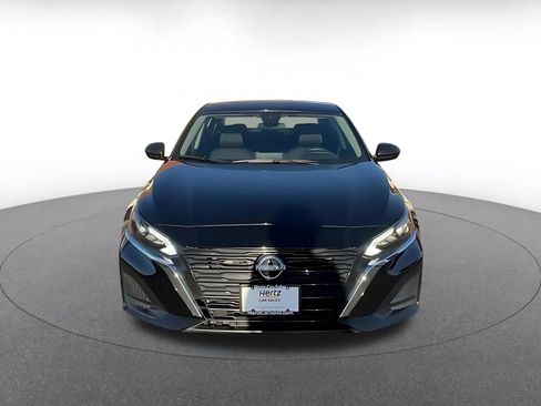 Used 2025 Nissan Altima 2.5 SV FWD image 3
