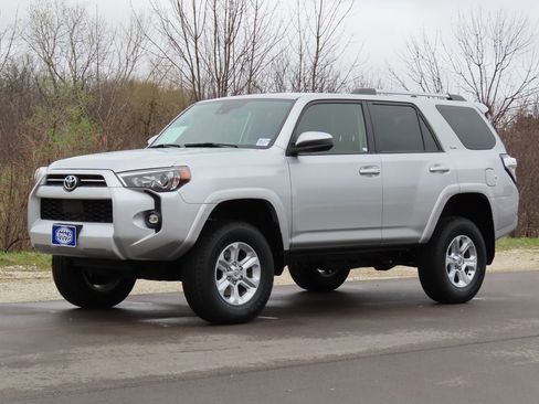 Used 2023 Toyota 4Runner SR5 AWD/4WD image 21