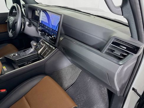Certified 2024 Lexus GX 550 w/ Accessory Package (Z1) AWD/4WD image 31
