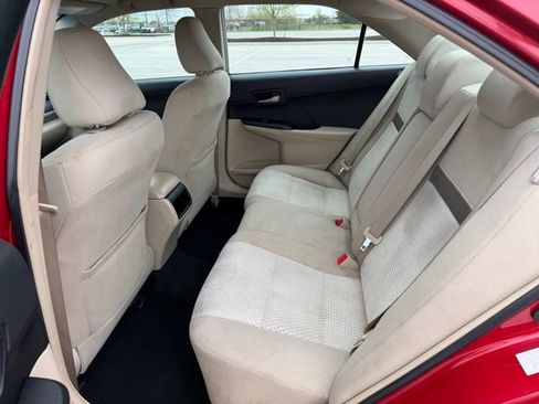 Used 2013 Toyota Camry LE image 28