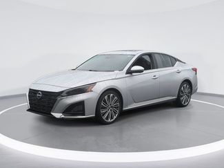 Used 2023 Nissan Altima 2.5 SL FWD video 1