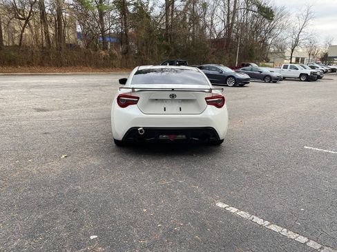 Used 2020 Toyota 86 image 6