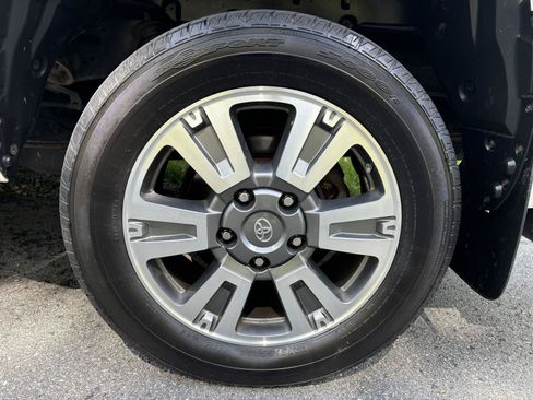 Used 2019 Toyota Tundra Platinum AWD/4WD image 27