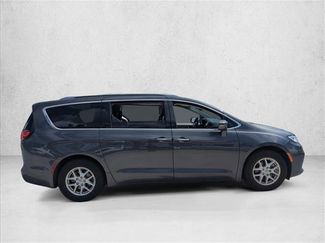 Used 2021 Chrysler Pacifica Touring-L video 4