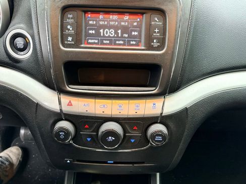 Used 2019 Dodge Journey SE w/ Blacktop Package image 19