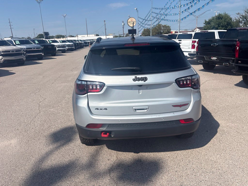 Used 2025 Jeep Compass Trailhawk AWD/4WD image 9
