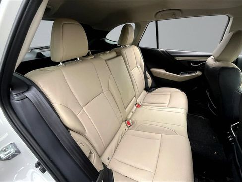 Used 2025 Subaru Outback Limited AWD/4WD image 22