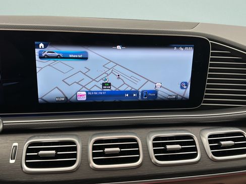 Used 2025 Mercedes-Benz GLE 450e 4MATIC image 17