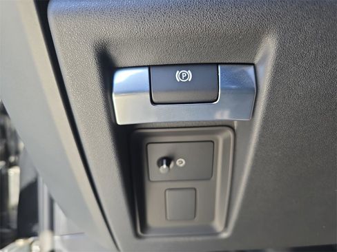 Used 2023 Land Rover Defender 110 X image 26