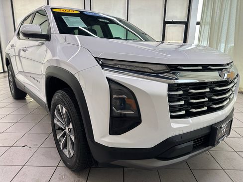 Certified 2025 Chevrolet Equinox LT FWD image 2